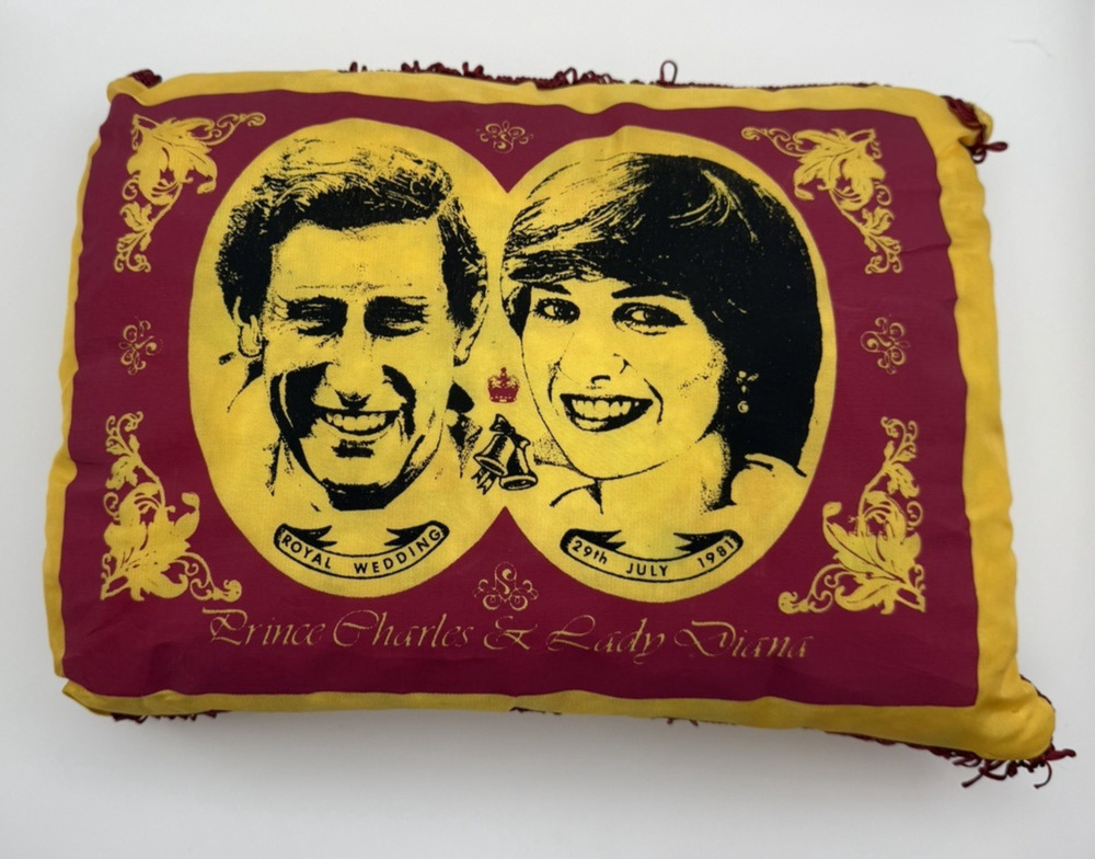 1981 Royal Wedding Commemorative Pillow Prince Charles Lady Diana Yellow Maroon